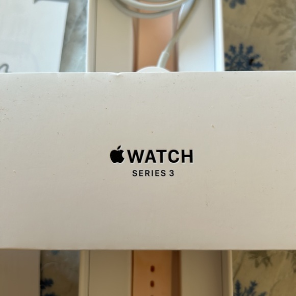 Apple Watch Series 3 - Picture 2 of 7